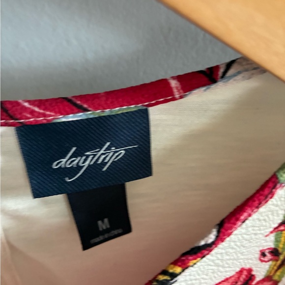 Lot of 4 boutique tops- Entro, FSL Apparel, Daytrip, Cable & Gage - Picture 6 of 10